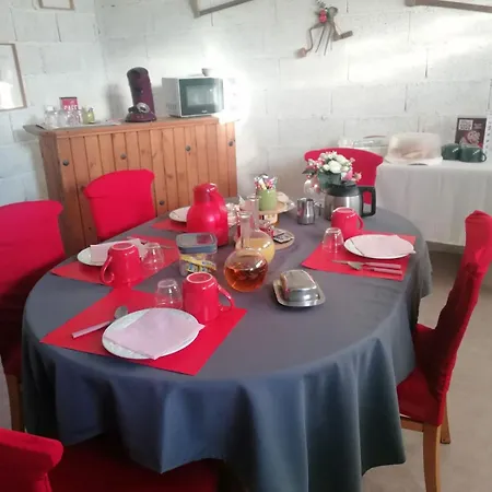La Maison Des Amis Les Essarts (Vendee)